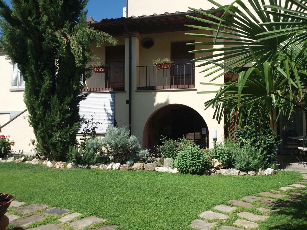 Residence Le Gagli Arde Arezzo Bagian luar foto