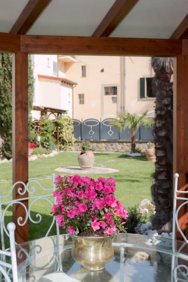 Residence Le Gagli Arde Arezzo Bagian luar foto
